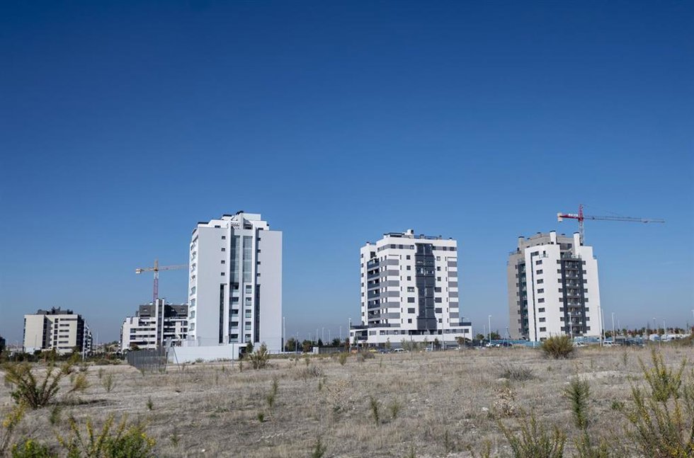 Archivo - Varios edificios de viviendas en la capital, a 27 de octubre de 2021, en Madrid, (España). 