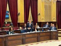 Vera responde a la oposición con la amnistía: "Crear españoles de primera y de segunda sí que es segregar"