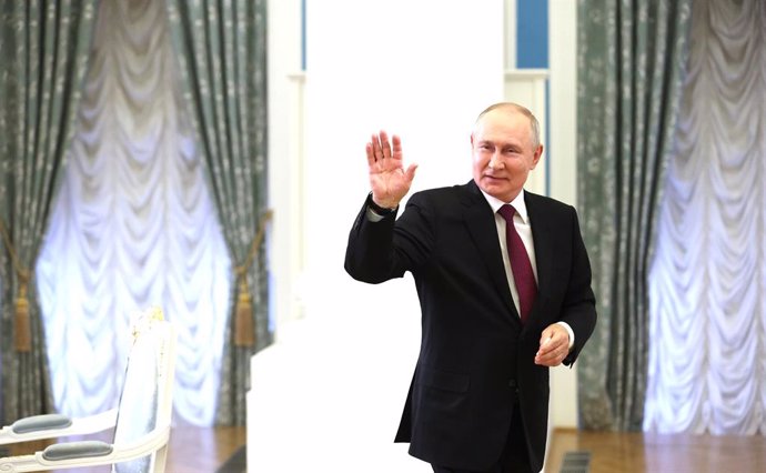HANDOUT - 16 October 2023, Russia, Moscow: Russian President Vladimir Putin leaves at the end of the interview with China Media Corporation. Photo: Sergey Bobylev/Kremlin/dpa - ATTENTION: editorial use only and only if the credit mentioned above is refe