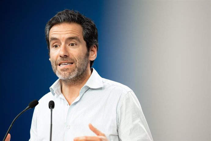 El vicesecretario de Cultura y Sociedad Abierta del PP, Borja Sémpe, durante una rueda de prensa posterior a la reunión del Comité de Dirección del PP, en la sede nacional del partido, a 24 de octubre de 2023, en Madrid (España). Durante la comparecenci