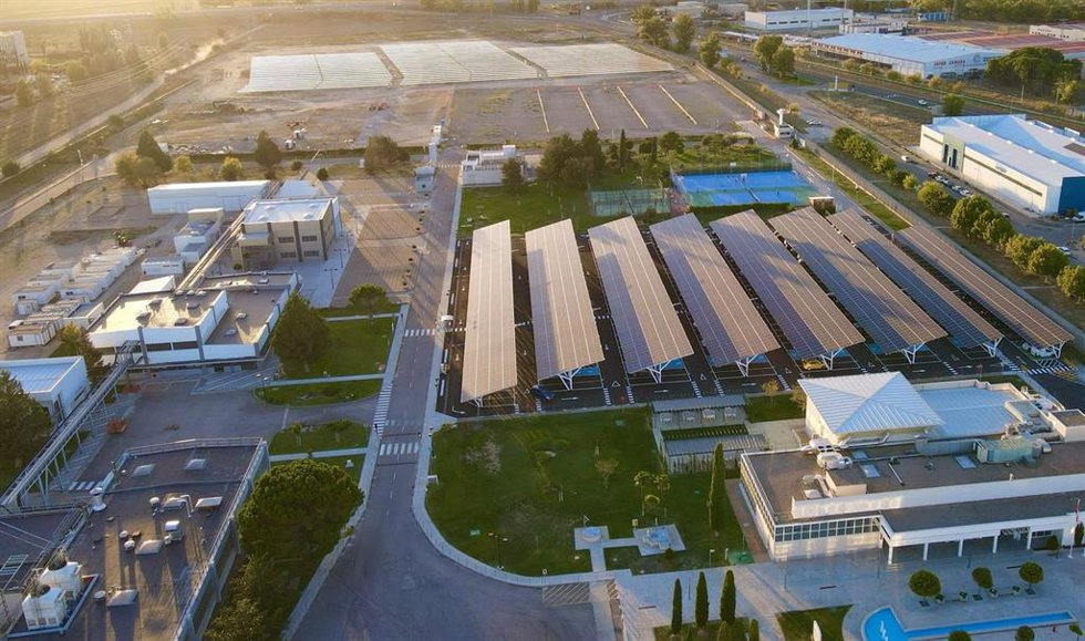 Los paneles solares instalados en la planta de GSK en Aranda.