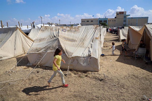 Niños en un campo de desplazados de la Franja de Gaza