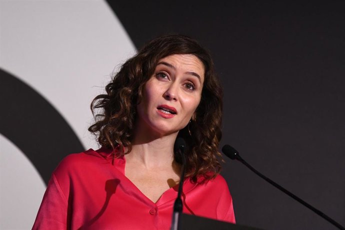 La presidenta de la Comunidad de Madrid, Isabel Díaz Ayuso, interviene en el XXX Encuentro del Sector Financiero, en el Hotel Meliá Castilla, a 7 de noviembre de 2023, en Madrid (España). Este encuentro ha sido organizado por Deloitte y ABC.