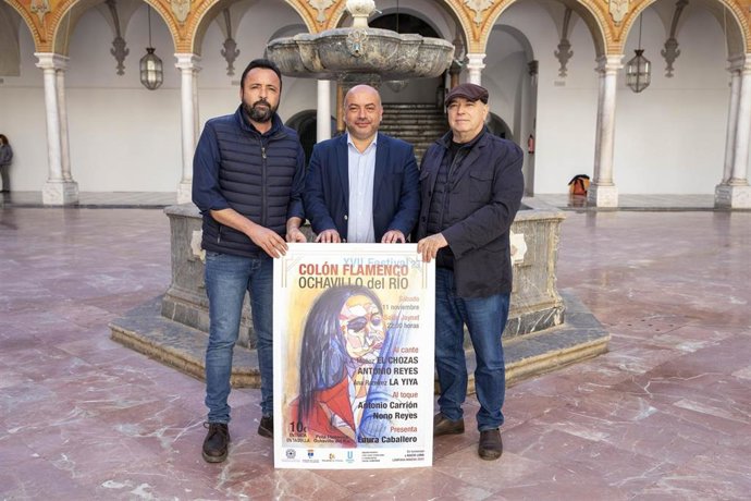 El delegado de Cultura en la Diputación de Córdoba, Gabriel Duque (centro), en la presentación del cartel del Festival Flamenco de Ochavillo del Río.