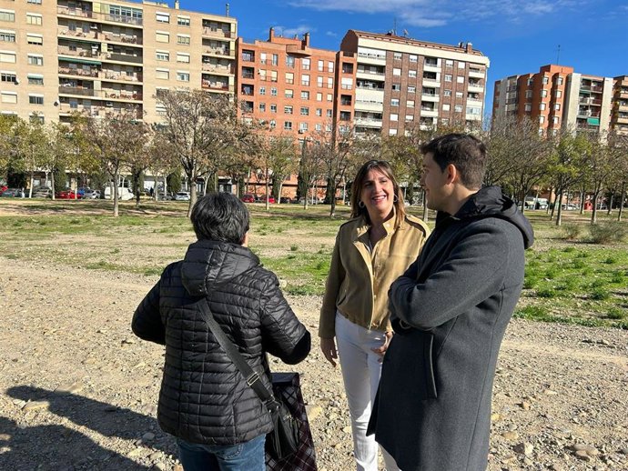 La portavoz del grupo municipal del PSOE en el Ayuntamiento de Zaragoza, Lola Ranera, ha criticado el "engaño y la nueva mentira" del PP con las piscinas públicas de La Almozara