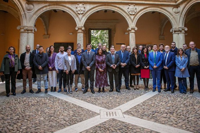 Foto de familia del Consejo de Gobierno Itinerante celebrado en Almansa