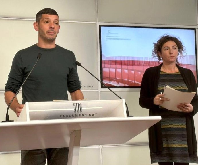 Los diputados de la CUP en el Parlament Xavier Pellicer y Montserrat Vinyets