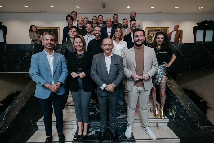 El Cabildo de Tenerife, a través de la empresa insular de Artesanía, ha convocado el XIII Concurso Internacional de Jóvenes Diseñadores Tenerife Moda 2024, cuyo objetivo es promocionar los nuevos valores en el diseño textil