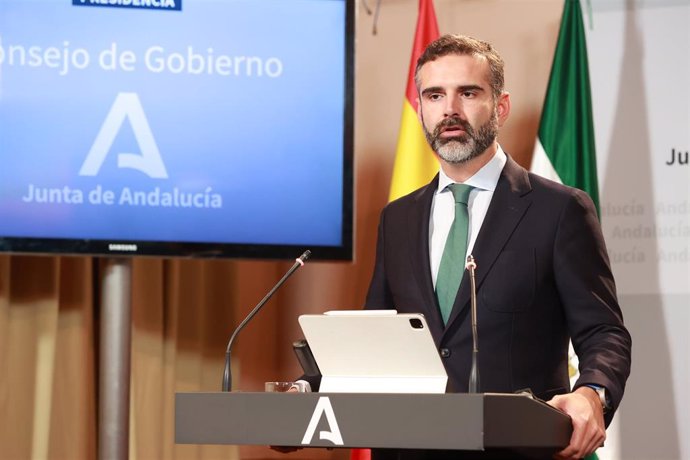 El consejero de Sostenibilidad, Medio Ambiente y Economía Azul y portavoz del Gobierno, Ramón Fernández-Pacheco comparece en rueda de prensa posterior al Consejo de Gobierno. A 7 de noviembre de 2023, en Sevilla (Andalucía, España). El consejero de Sost