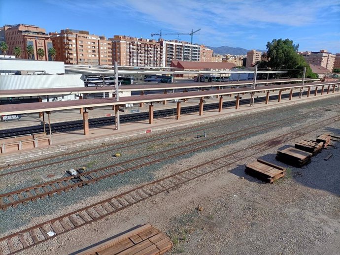 Andén de la estación intermodal de Almería.