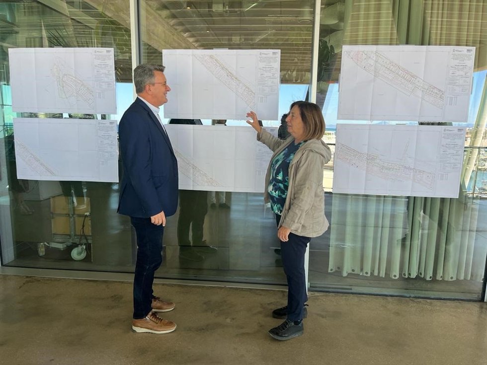 El director general de Puertos, Aeropuertos y Costas de la Generalitat Valenciana, Vicente Martínez Mus, se persona en el deslinde de la playa de Dénia