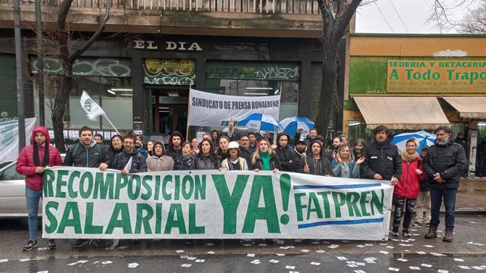 Archivo - Argentina.- Trabajadores de prensa de todo el país reclaman "una recompocisión salarial urgente"