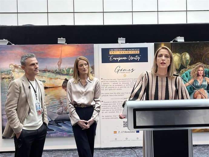 Cristina Maestre inaugura en Bruselas el proyecto creativo 'Unidad Europea', del artista Gómez-Cambronero