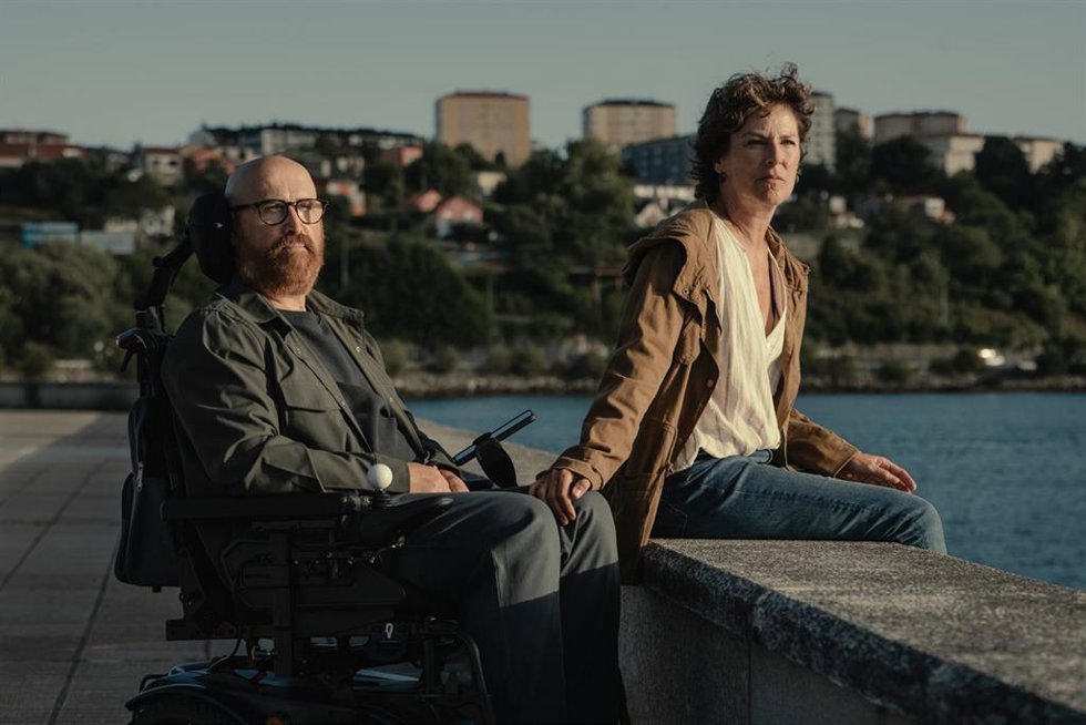 Archivo - Arranca el rodaje en Galicia de la tercera temporada de la serie Rapa, con Javier Cámara y Mónica López