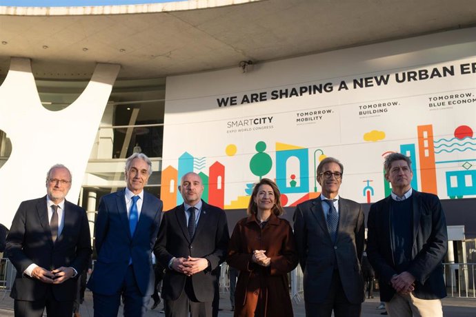Foto de familia de los asistentes a la inauguración del Smart City Expo World Congress 2023, a 7 de noviembre de 2023, en Barcelona.