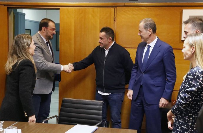 Reunión de concertación social entre el Gobierno del Principado, sindicatos y patronal