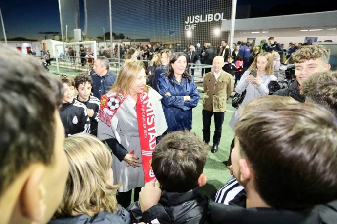 La alcaldesa de Zaragoza, Natalia Chueca, inaugura el nuevo edificio de vestuarios del Campo Municipal de Fútbol de Juslibol