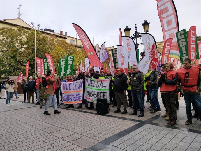 Concentración por la huelga del transporte en Logroño