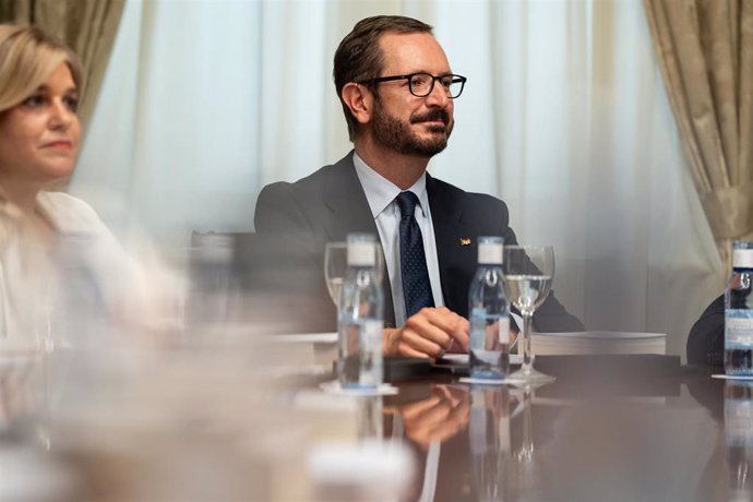 Archivo - El vicepresidente primero de la Mesa del Senado, Javier Maroto, en la mesa de trabajo tras la Sesión Constitutiva, en el Senado, a 17 de agosto de 2023, en Madrid (España). El Congreso de los Diputados y el Senado surgidos de las elecciones ge