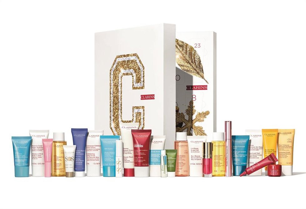 Archivo - El Calendario de Adviento 2023 de Clarins contiene sus productos de maquillaje y tratamientos faciales y corporales más codiciados