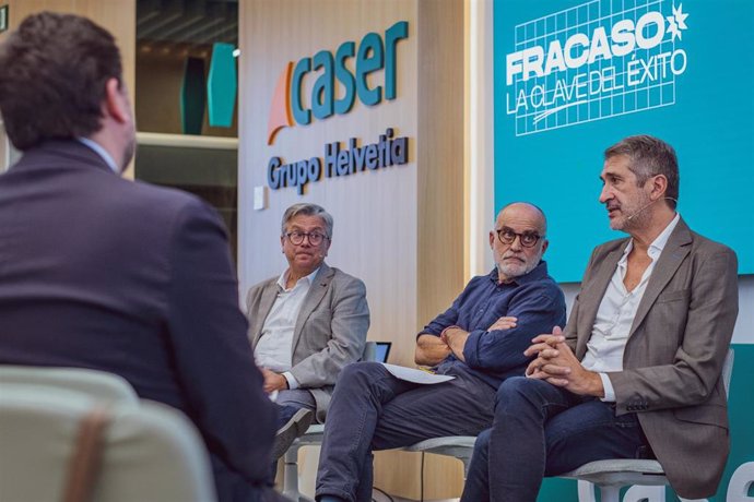 Espacio Caser Málaga ha acogido una charla y coloquio en la que dos expertos, Jesús Vega, el que fuera director de Recursos Humanos en Inditex, y Santiago Alfonso, vicepresidente de comunicación y reputación corporativa de Grupo Cosentino.