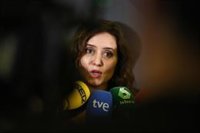 Ayuso condena los "actos vandálicos" ante la sede del PSOE y traslada su respaldo a las Fuerzas y Cuerpos de Seguridad