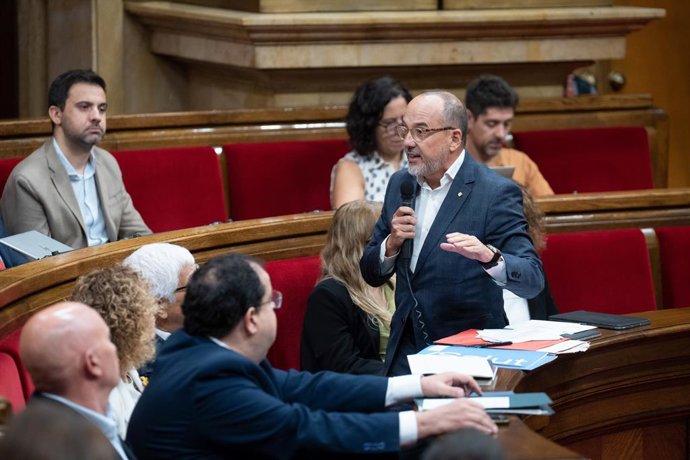 Archivo - El conseller de Drets Socials de la Generalitat, Carles Campuzano