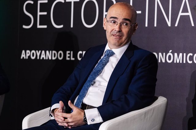El consejero delegado de Kutxabank, Eduardo Ruiz, participa en la segunda jornada del XXX Encuentro del Sector Financiero, en el Hotel Meliá Castilla, a 8 de noviembre de 2023, en Madrid (España). Este encuentro ha sido organizado por Deloitte y ABC.