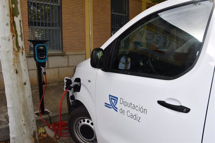 Diputación de Cádiz instala tres puntos de recarga de vehículos eléctricos en El Puerto y Jerez por 18.000 euros