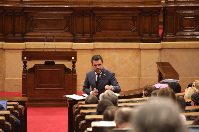 El presidente de la Generalitat, Pere Aragons, en la sesión de control en el Parlament.