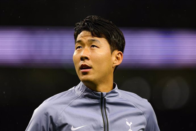 El delantero coreano del Tottenham, Heung-Min Son, ante el Fulham.  