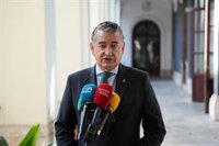 Sanz rechaza la "violencia" en protestas por la amnistía: "No la aplaudimos ahora ni cuando lo hacían en sedes del PP"