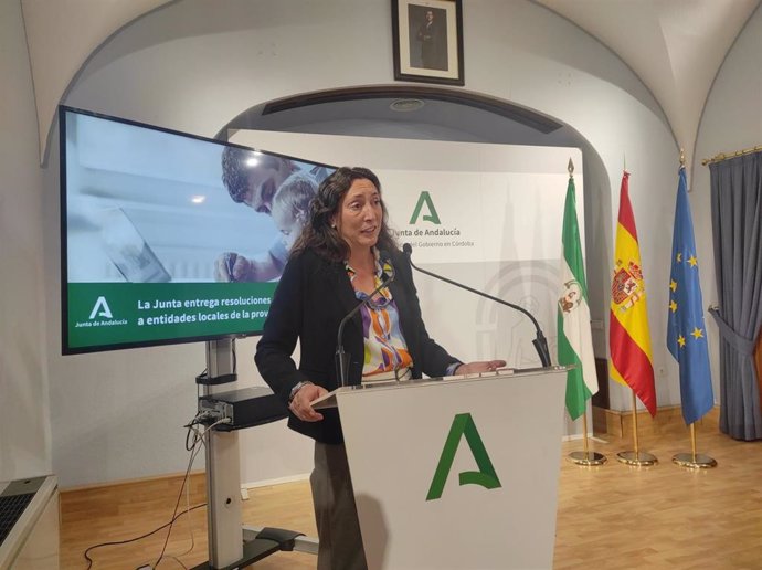 La consejera de Inclusión Social, Juventud, Familias e Igualdad de la Junta de Andalucía, Loles López.