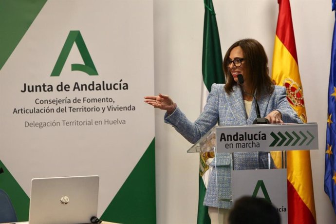 La consejera de Fomento, Infraestructura y Ordenación del Territorio, Rocío Díaz, este miércoles en Huelva.