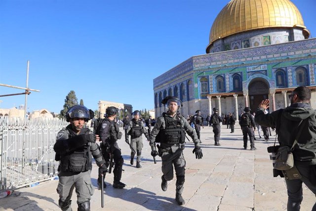 Archivo - Agentes de la Policía israelí en la Explanada de las Mezquitas