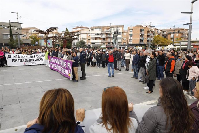 Concentración silenciosa en Armilla (Granada) en repulsa por la última agresión machista.