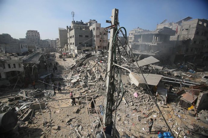 Edificis destruts pels bombardejos de l'Exrcit d'Israel contra el campament de refugiats d'Al Shati,  situat a Ciutat de Gaza, al nord de la Franja de Gaza