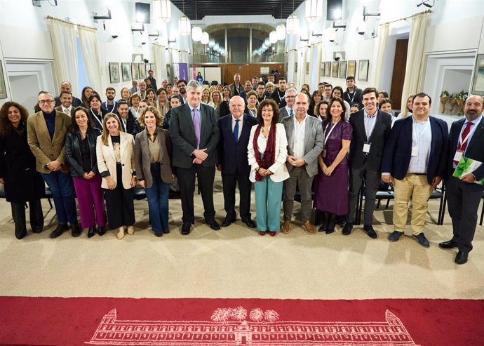 El Parlamento andaluz celebra una jornada sobre el cuidado integral del paciente con asma.