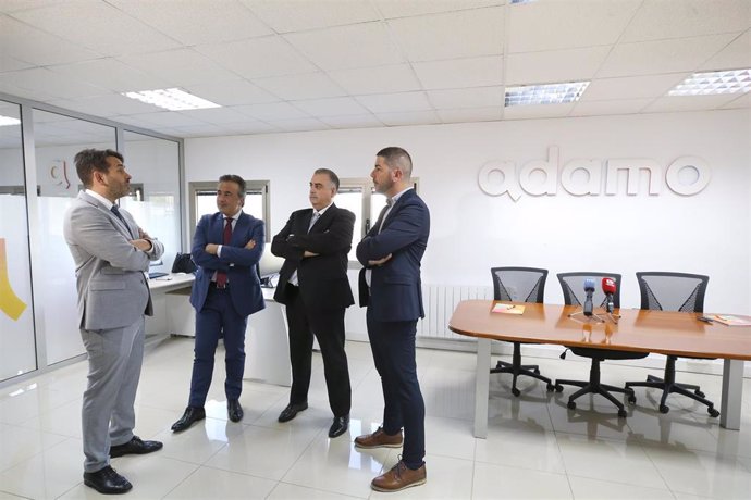 El consejero de Fomento,Roberto Media, asiste al acto de presentación del despliegue con fibra de 250.000 hogares de la Comunidad Autónoma e inauguración de la nueva sede de la zona norte de Adamo