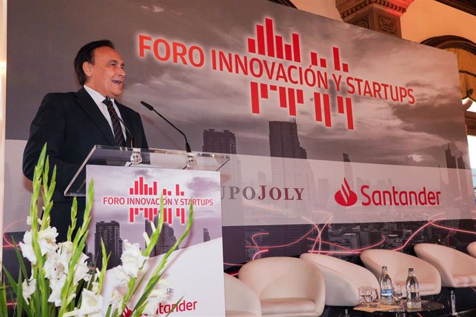 El consejero de Universidad, Investigación e Innovación, José Carlos Gómez Villamandos, durante la clausura del foro informativo `Startups: la clave es la innovación'.