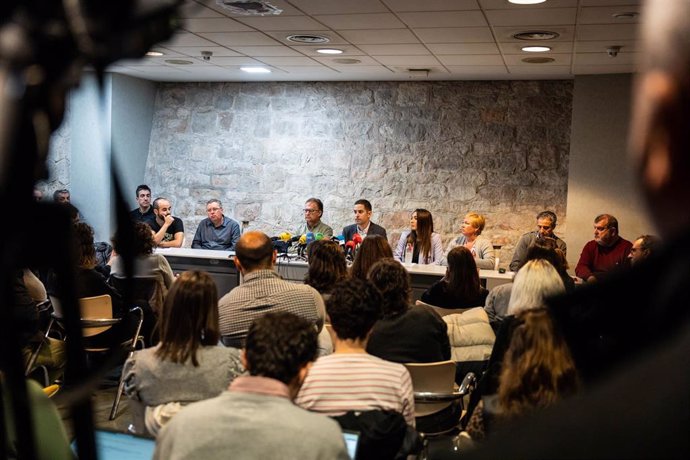 Los participantes en una rueda de prensa sobre la decisión de convocar cinco días de huelga por el traspaso de Rodalies, a 8 de noviembre de 2023, en Madrid