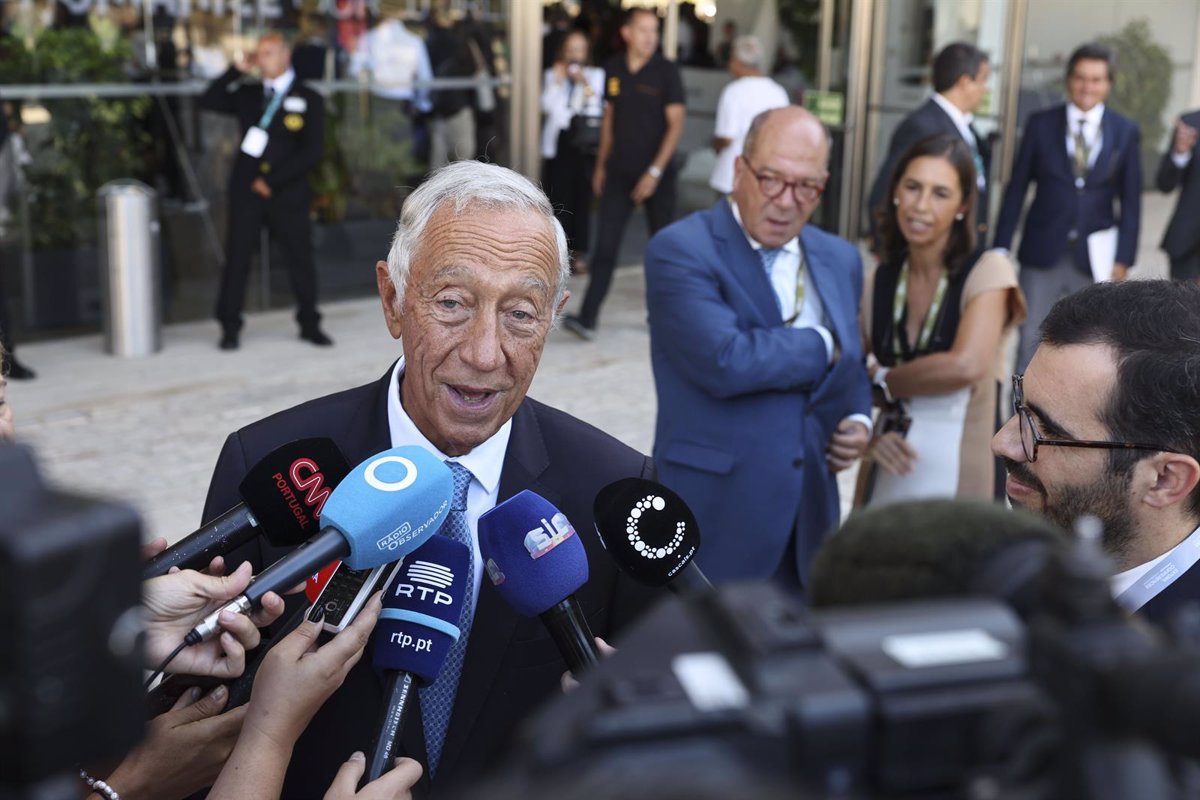 Rebelo de Sousa saúda partidos com eleições antecipadas como cenário mais provável em Portugal