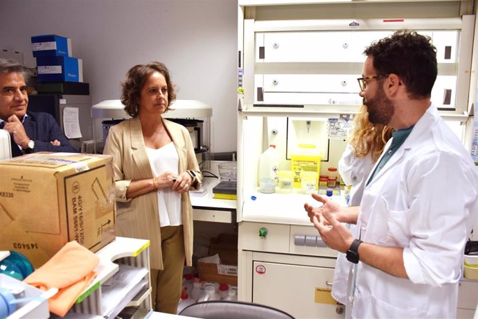 La consejera de Salud y Consumo, Catalina García, visita Ibima-Plataforma Bionand en Málaga