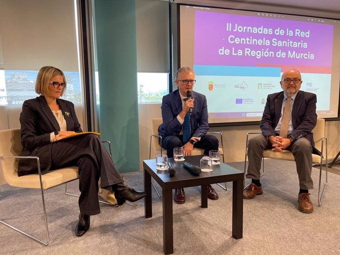 El consejero de Salud, Juan José Pedreño, inauguró las II Jornadas de la Red Centinela Sanitaria de la Región de Murcia celebradas en Murcia.