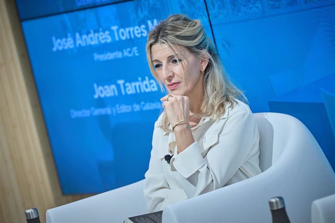 La vicepresidenta segunda en funciones, Yolanda Díaz, participa en la presentación de libro 'La libertad democrática', de Daniel Innerarity, en la sala María de Maeztu en la Fundación Ortega-Marañón, a 30 de octubre de 2023, en Madrid (España).