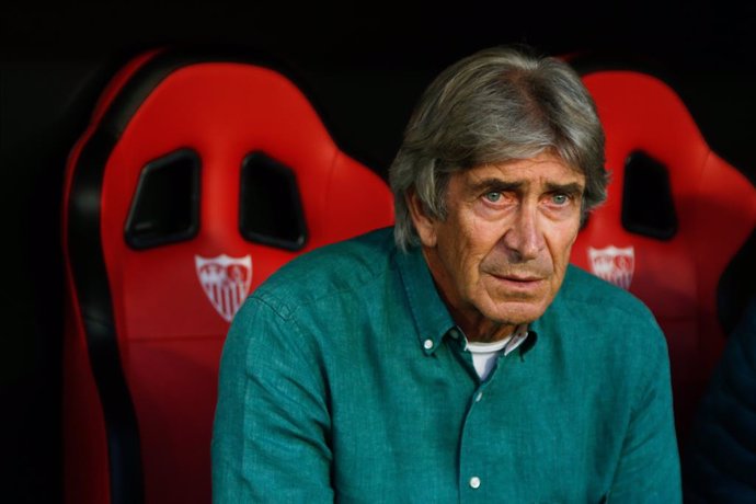 Archivo - Manuel Pellegrini, head coach of Real Betis, looks on during the spanish league, La Liga Santander, football match played between Sevilla FC and Real Betis at Ramon Sanchez Pizjuan stadium on May 21, 2023, in Sevilla, Spain.