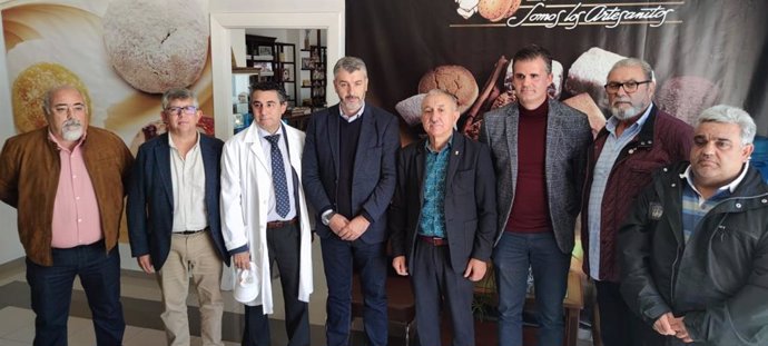 Foto de familia de la delegación de UGT en su visita a Dulcestepa, en la localidad de Estepa (Sevilla).