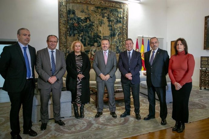 Emiliano García-Page recibe a los miembros del Consejo de la Abogacía de Castilla-La Mancha