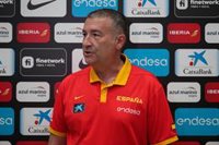 Miguel Méndez: "Que caigan jugadoras nos obliga a ir al día"