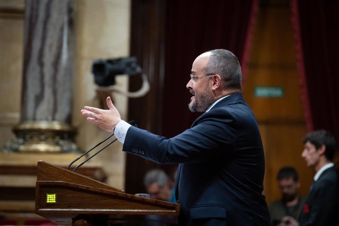 Archivo - El presidente del PP catalán, Alejandro Fernández, interviene durante el debate de Política General de la legislatura, en el Parlament de Catalunya, a 27 de septiembre de 2023, en Barcelona, Catalunya (España)